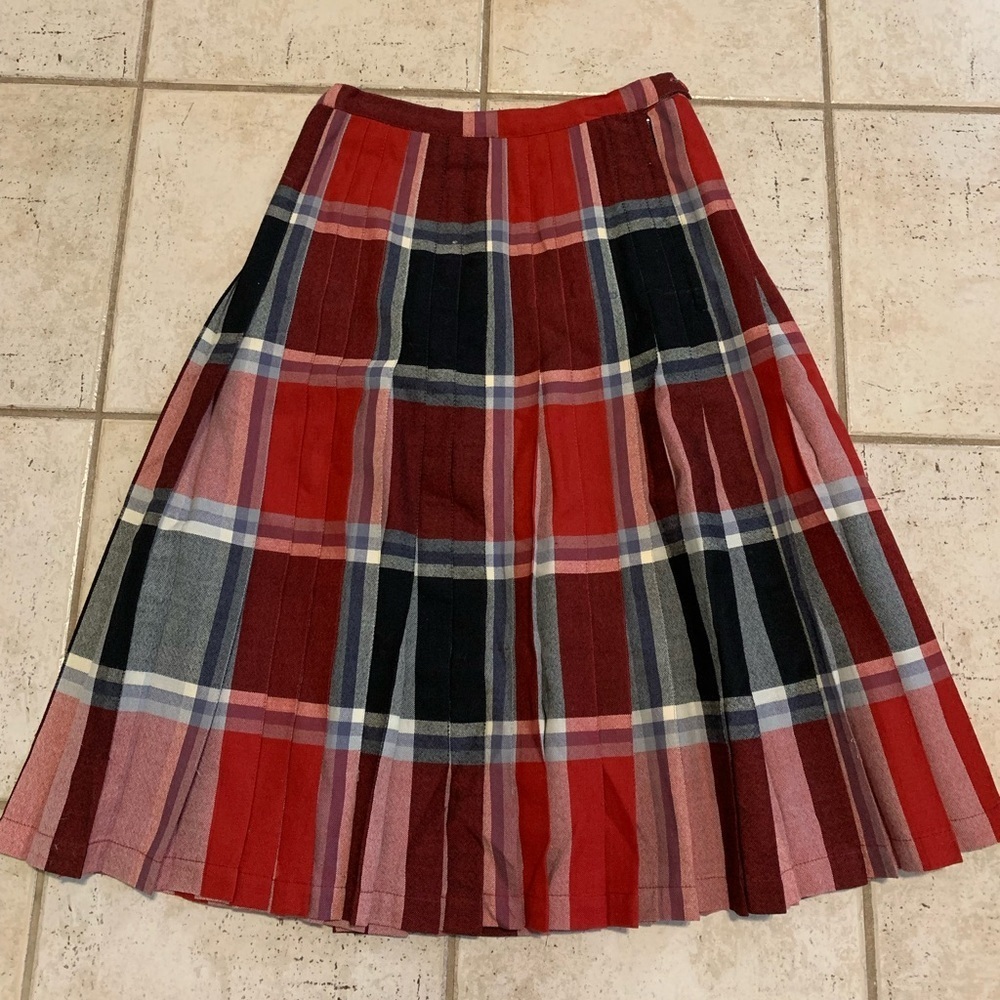 Vintage Highland Queen Pleated Wool Kilt Skirt Tartan Plaid Red Black Size 12 - Picture 4 of 6